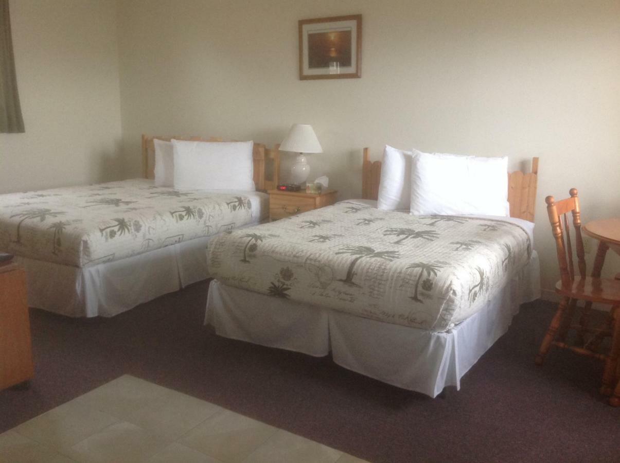 Bay Saint Lawrence Burton'S Sunset Oasis Motel חדר תמונה